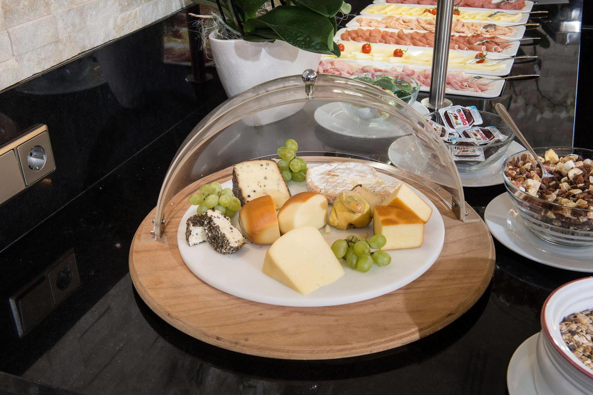 Hotel Goldene Rose 3*